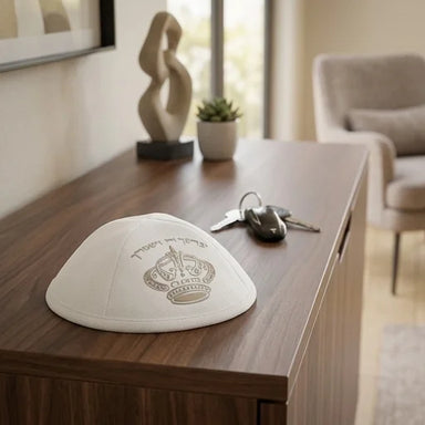 Ultra Suede Kippah 19 cm- with Pin Spot- White