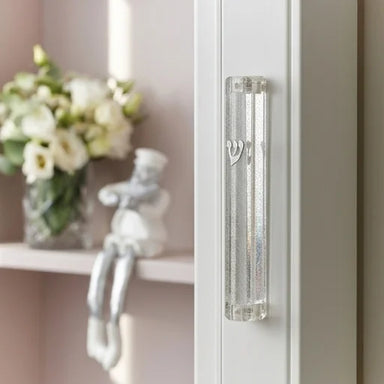 Plastic Mezuzah 10 cm Dotted Slv with Rubber Cork and Letter Shin - Silver