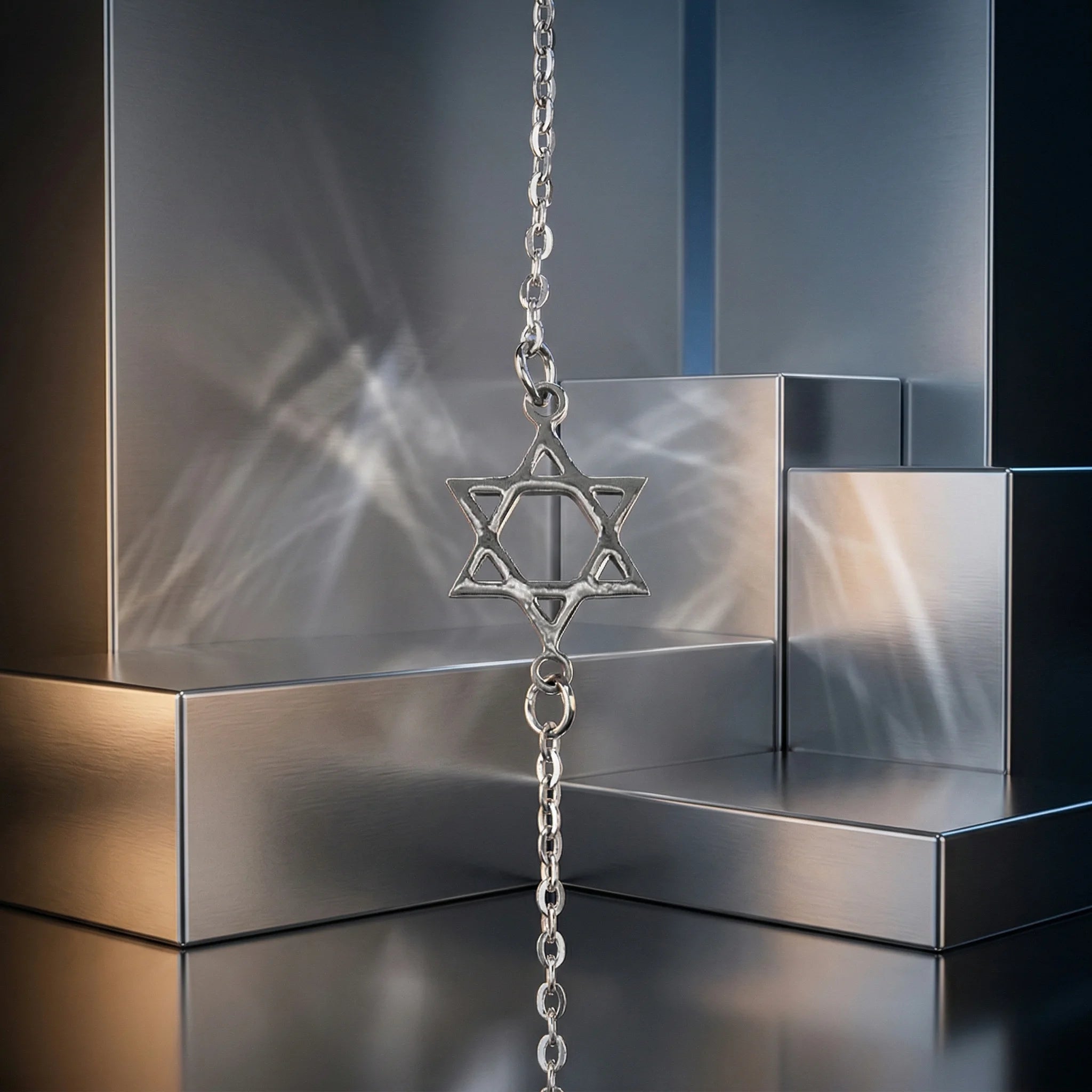 Stainless Steel Bracelet 22 cm- Magen David 2.5 cm - Silvered